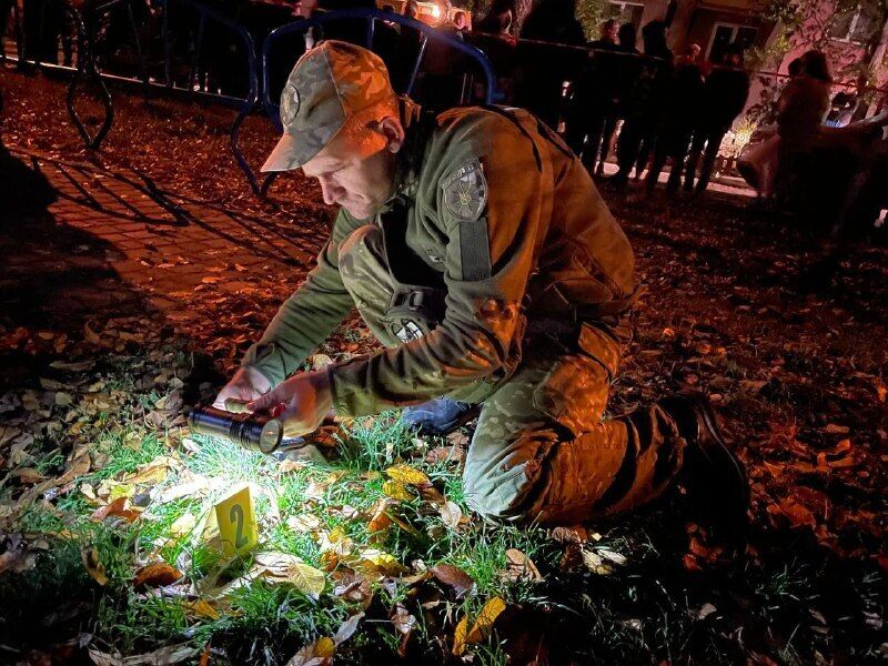 В Ровно на детской площадке разорвалась граната: среди пострадавших малолетний ребенок. Фото