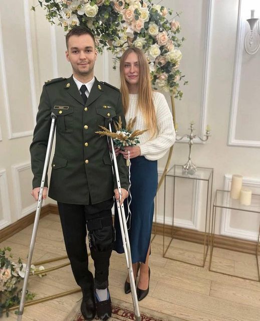 Герой Украины  Лев Пашко, оборонявший ''Азовсталь'', после возвращения из плена женился. Фото