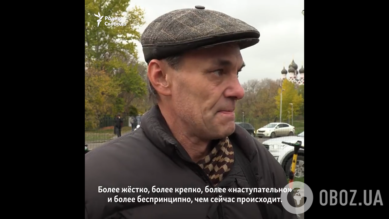 Чоловік, який вважає, що армія РФ в Україні діє недостатньо жорстко
