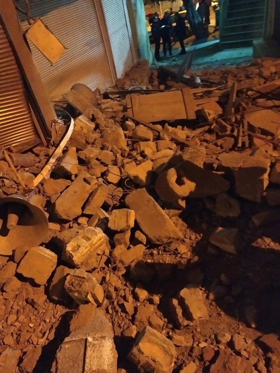 Разрушения в Будже в результате землетрясения