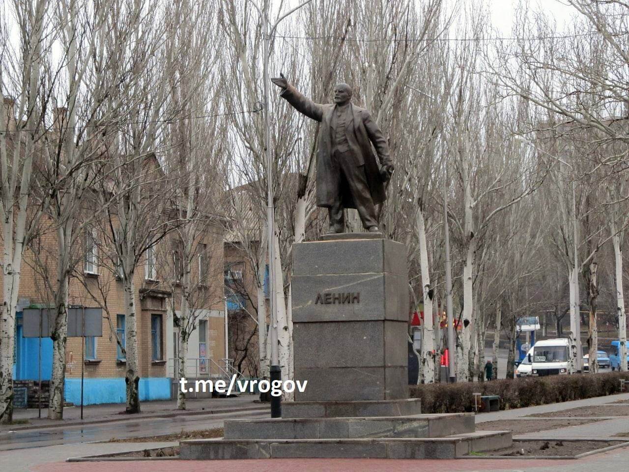 Окупанти повернули до Мелітополя пам'ятник Леніну, знесений у 2015 році. Фото