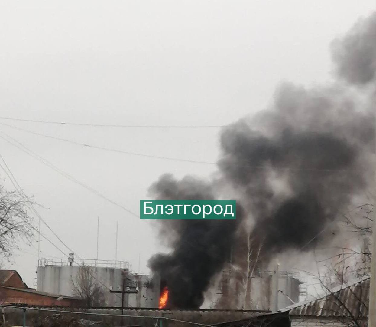 В Белгородской области РФ взорвался и горит энергетический объект. Видео