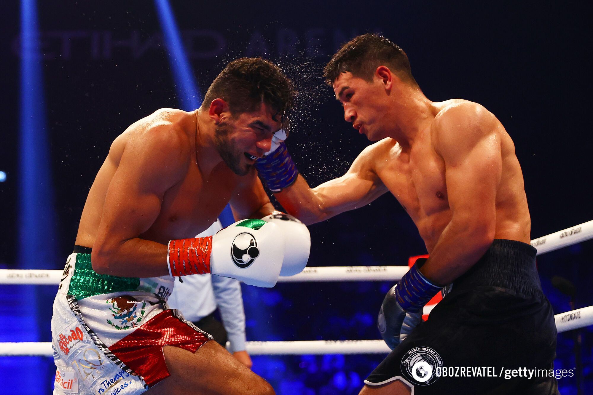 Російський боксер побив непереможного мексиканця у чемпіонському бою. Відео