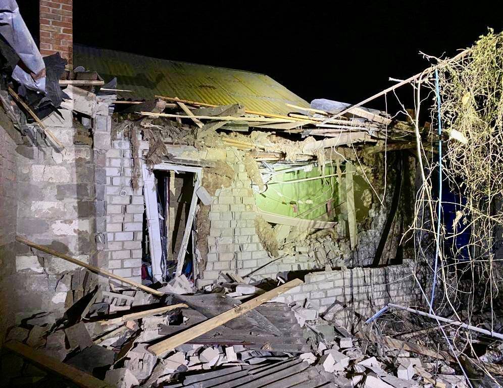 Окупанти обстріляли Дніпропетровщину: пошкоджені приватні будинки, поранена 9-річна дитина