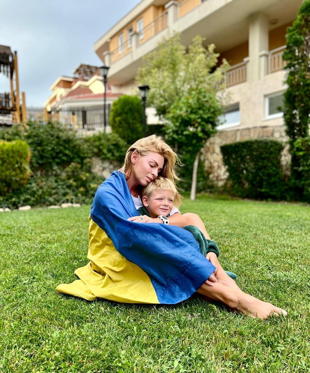 "Жизнь в другой стране – это не отдых": звезда "Дизель Шоу" рассказала, почему не возвращается в Украину из Европы