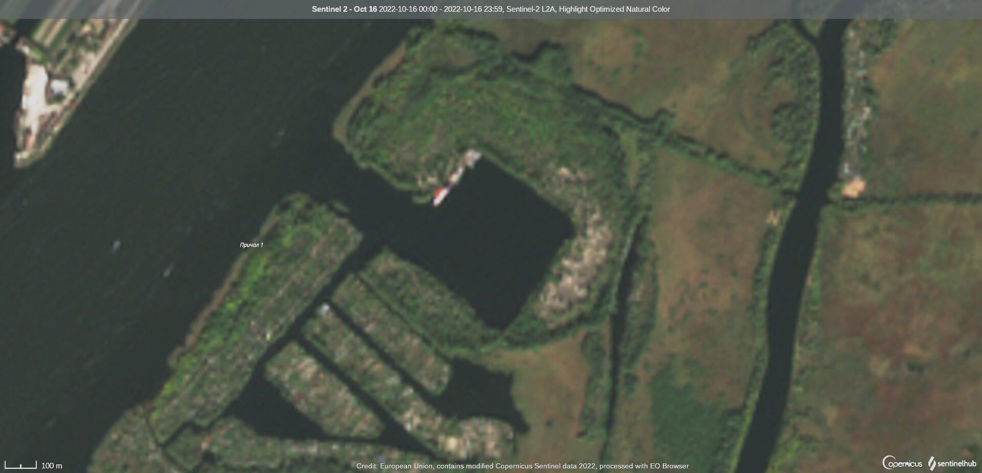 Окупанти почали накопичувати плавзасоби на лівому березі Дніпра біля Херсона. Супутникові фото