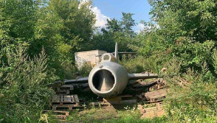 В Тернополе пустили с молотка памятник советскому самолету, чтобы купить дроны для ВСУ