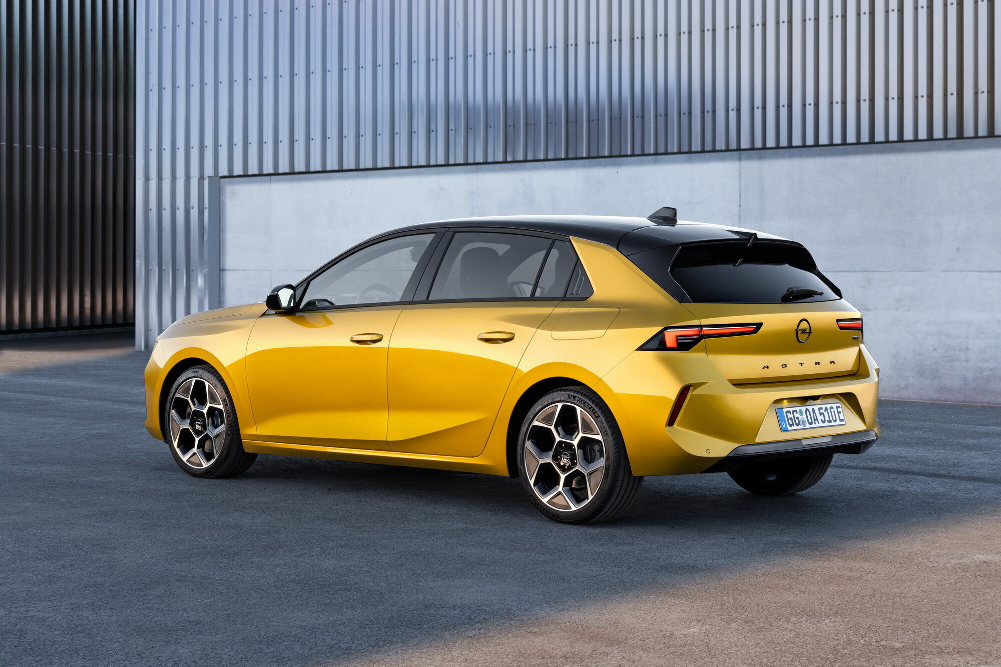 Opel анонсував комплектації нової Astra для ринку України