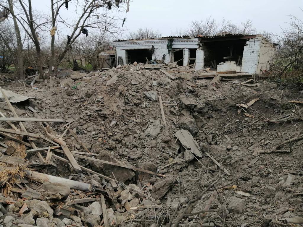 Оккупанты ударили по предприятию в Николаеве и обстреляли село на Херсонщине: один человек погиб. Фото и видео