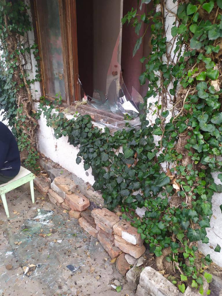 Окупанти вдарили по підприємству в Миколаєві та обстріляли село на Херсонщині: одна людина загинула. Фото і відео
