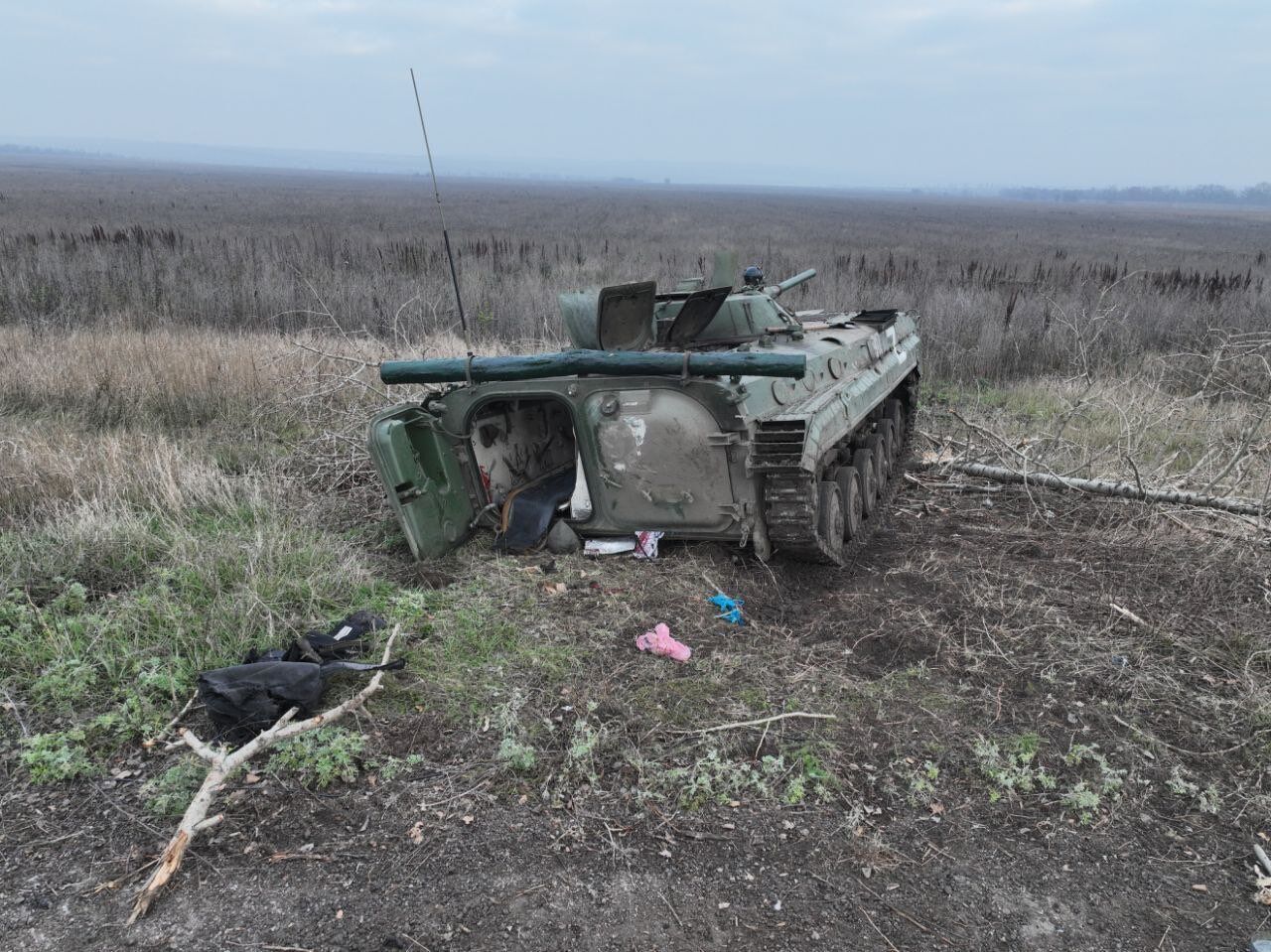 Спецназовцы Нацгвардии разбили колонну техники оккупантов: минус 3 танка и 2 БМП. Фото