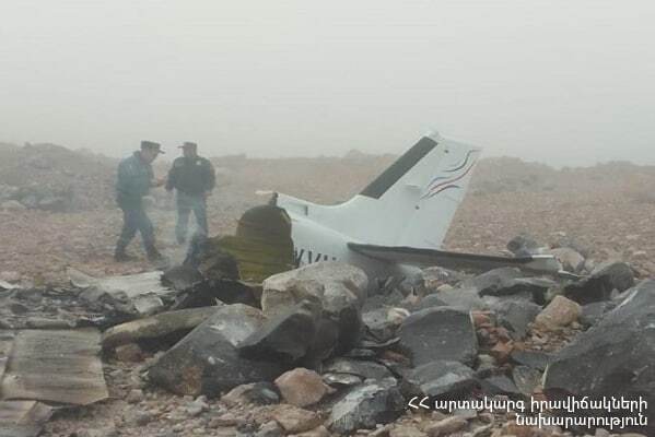 В Армении разбился самолет с российскими пилотами. Фото с места падения
