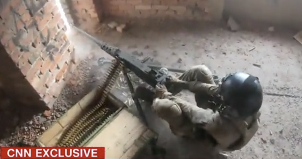 Стрілянина не стихає, йде боротьба за кожен клаптик землі: у мережі з'явилися кадри бою під Бахмутом. Відео 