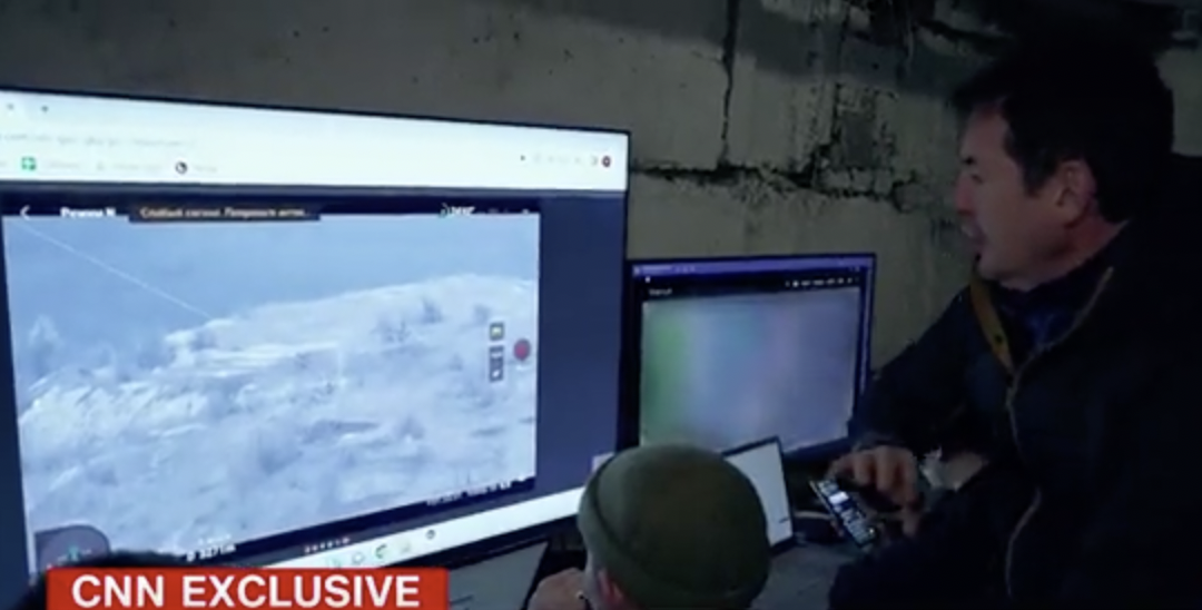 Стрілянина не стихає, йде боротьба за кожен клаптик землі: у мережі з'явилися кадри бою під Бахмутом. Відео 