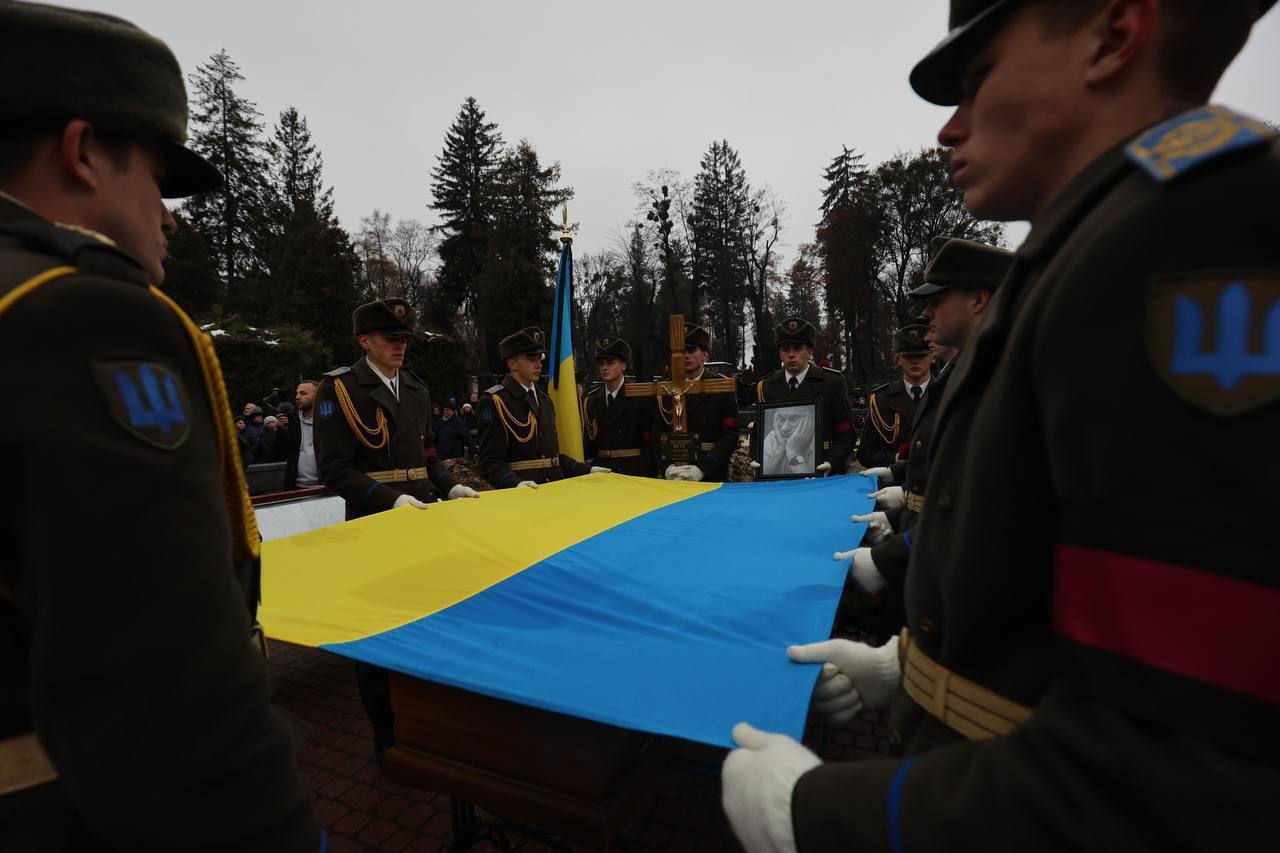 Во Львове провели в последний путь Героя Украины Юрия Шухевича. Фото и видео