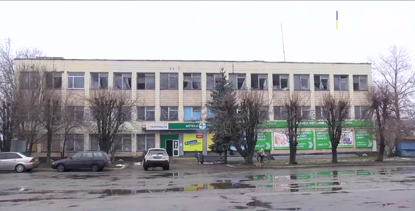 "Воюют с женщинами и детьми!" Россияне направили боеприпас в центр громады на Сумщине. Видео