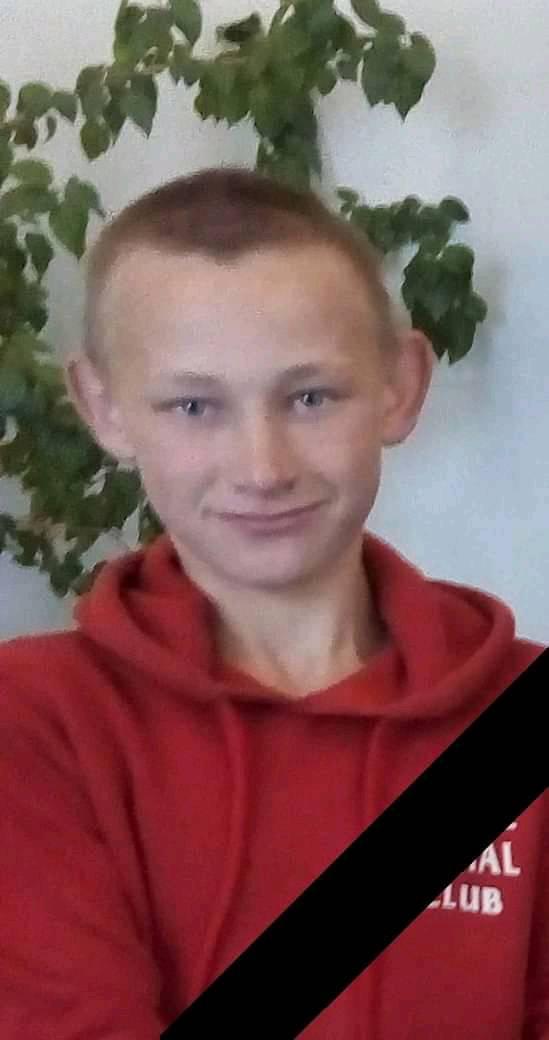 До будинку не доїхав кілька метрів: на Сумщині від російської бомби загинув підліток