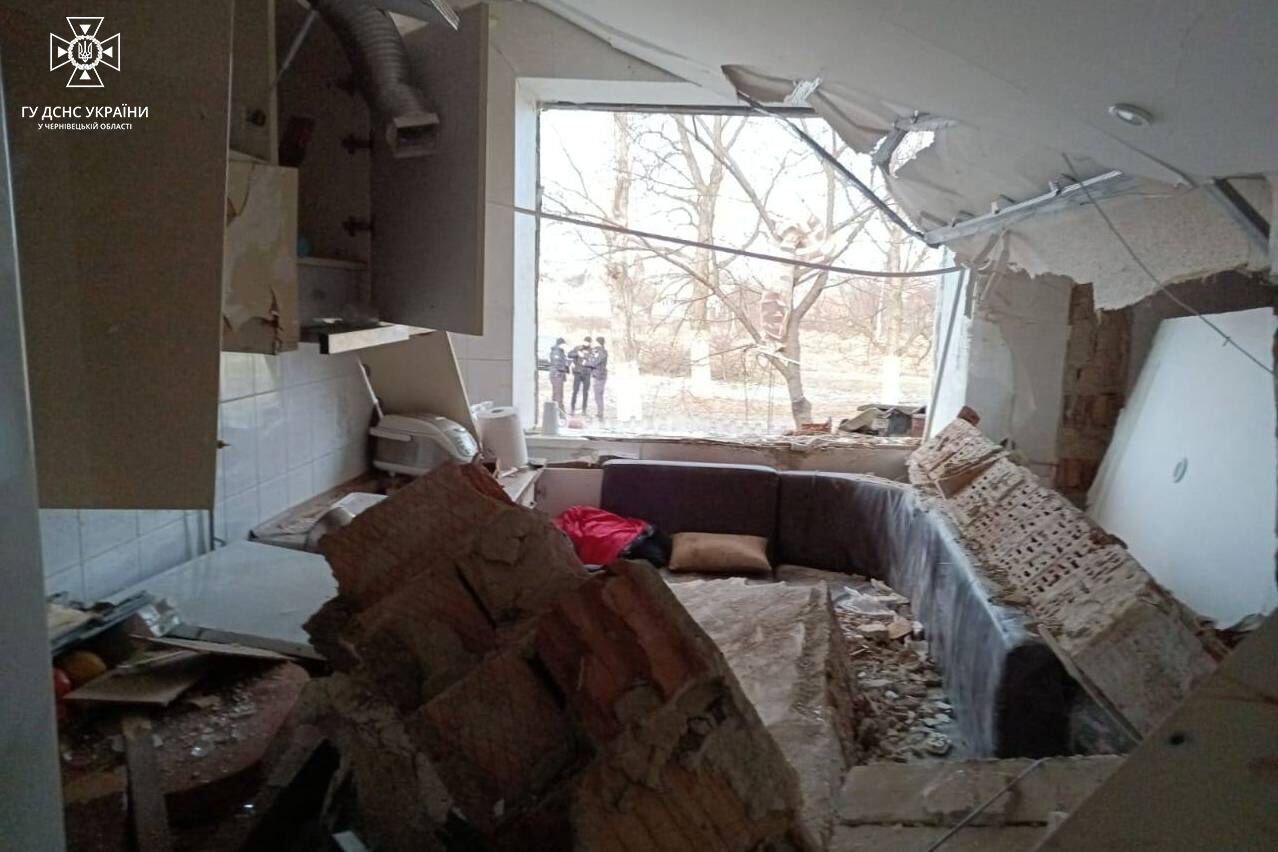 У Чернівцях стався вибух газу в будинку: загинула дитина, є постраждалі. Фото