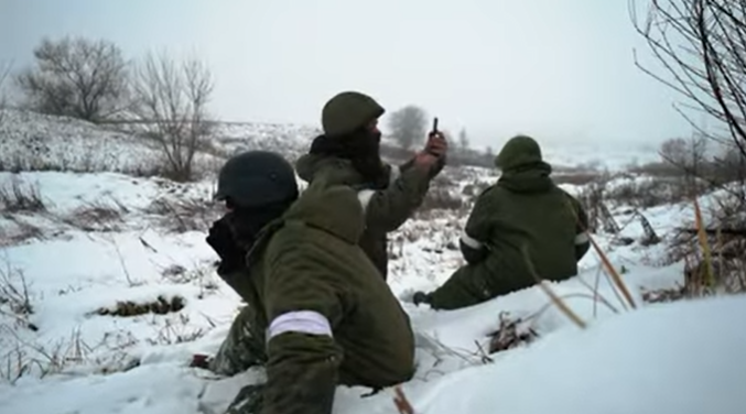 ВСУ подготовили инструкцию для российских оккупантов, как безопасно сдаться в плен дрону. Видео
