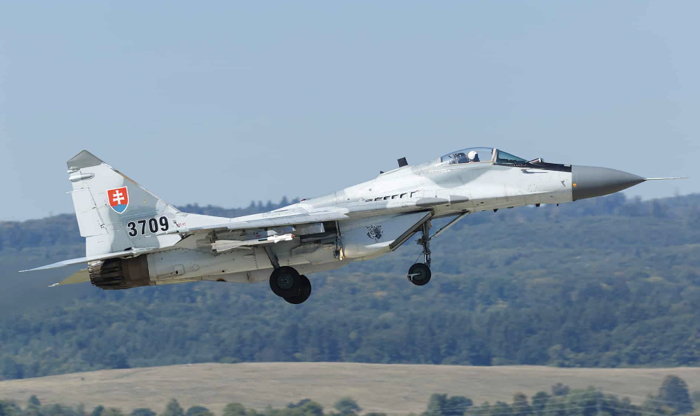 Словаччина завершила передачу 13 винищувачів МіГ-29 Україні