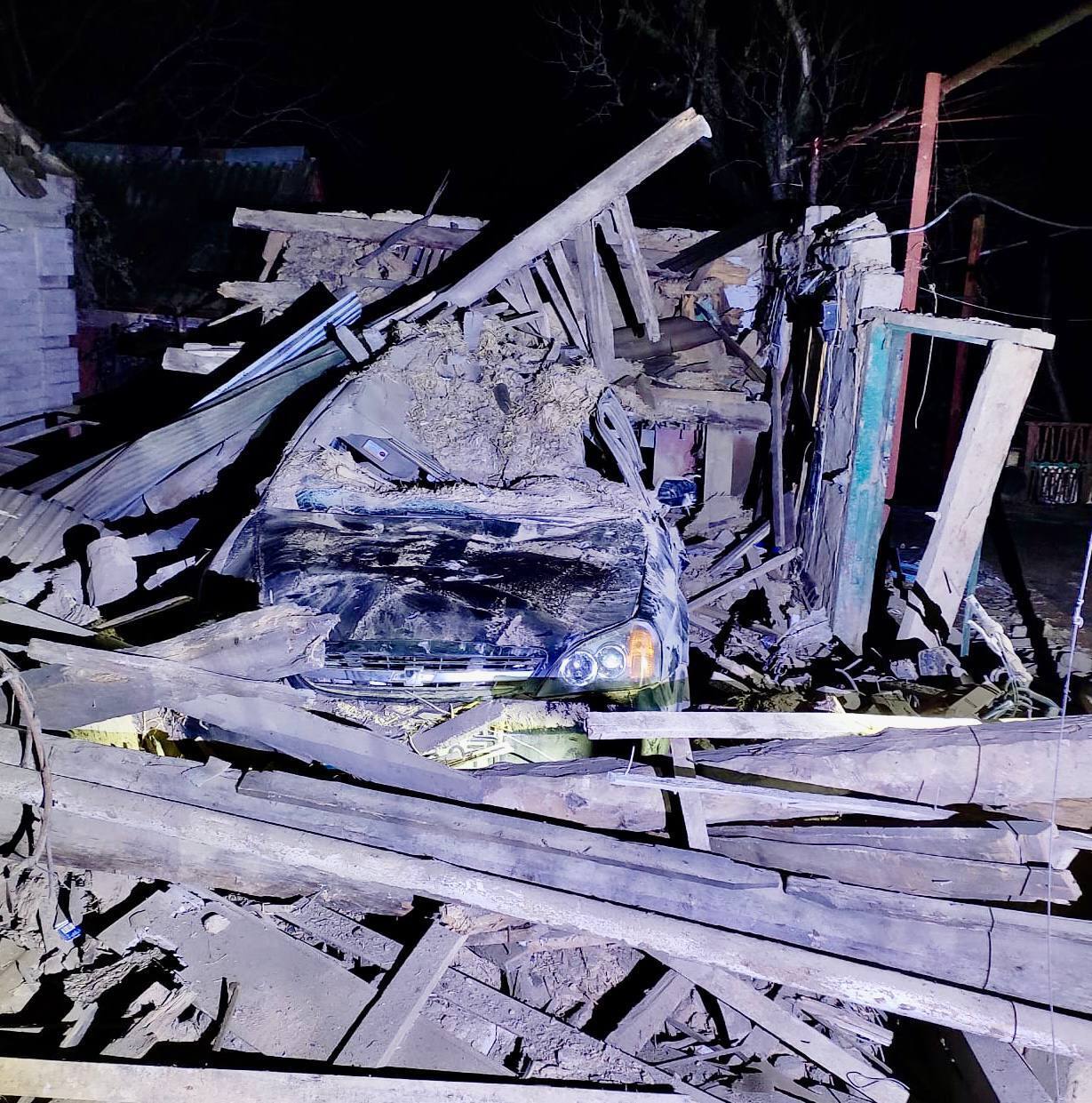 Разрушенный дом в Никополе