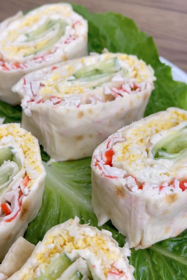 Рулет із крабовими паличками
