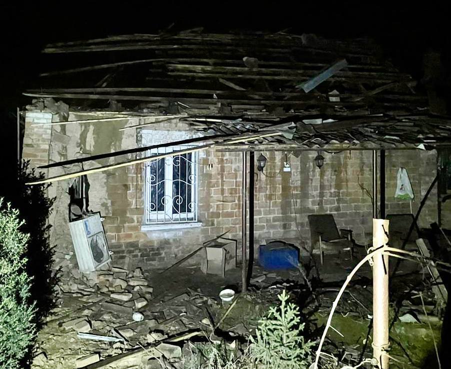 Оккупанты обстреляли Днепропетровщину из "Градов" и "Ураганов": повреждены здания, вспыхнули пожары. Фото