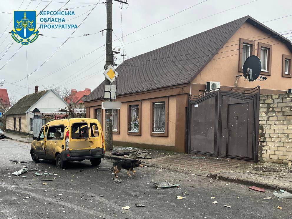 Войска РФ снова обстреляли Херсон и гериатрический центр в пригороде: есть погибший