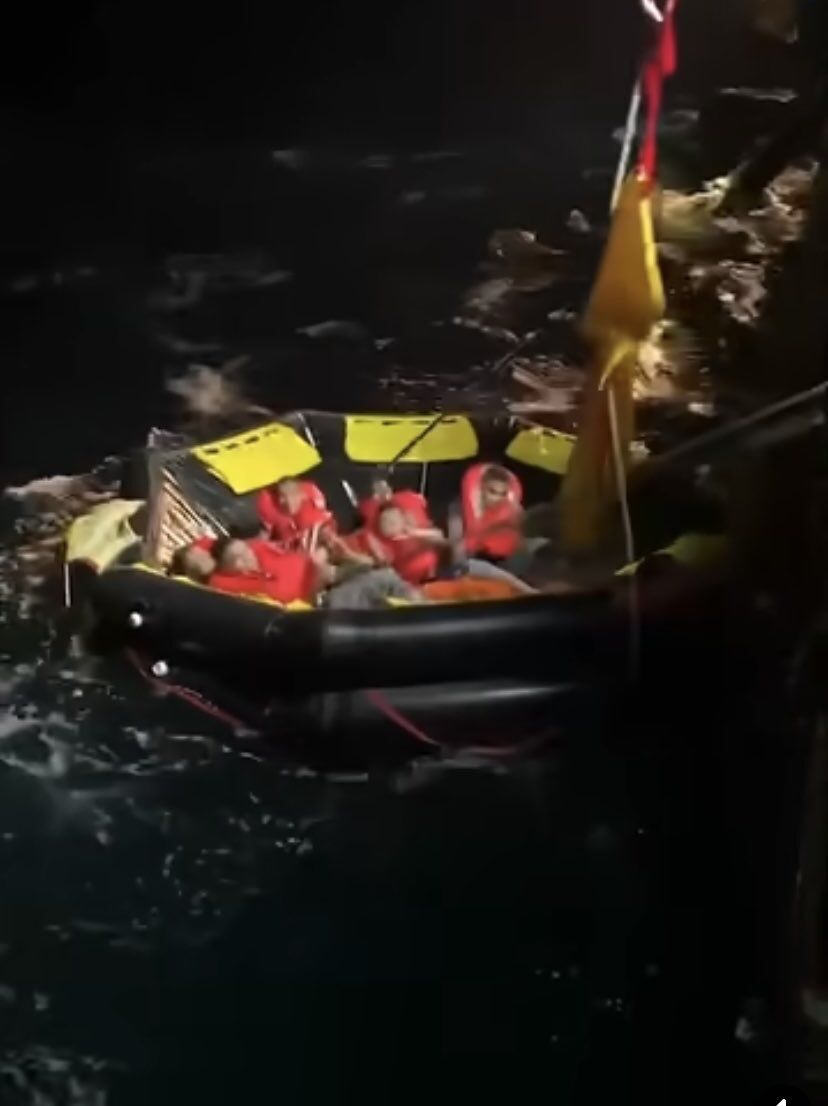 В Таиланде затонул военный корабль, пропали без вести десятки морпехов. Видео с места трагедии