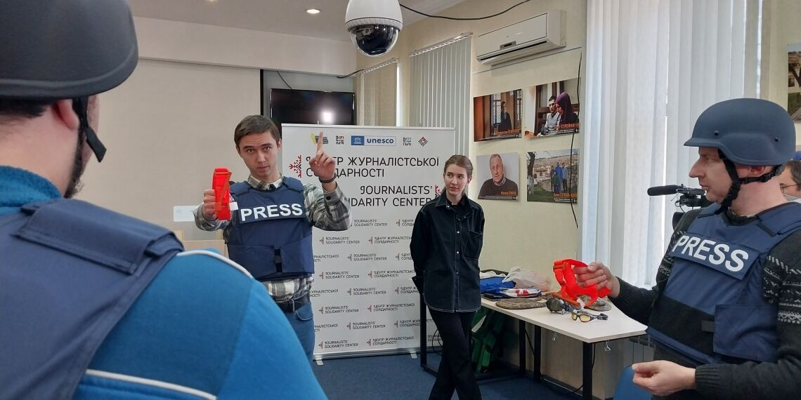 В Киеве прошел тренинг по тактической медицине для журналистов
