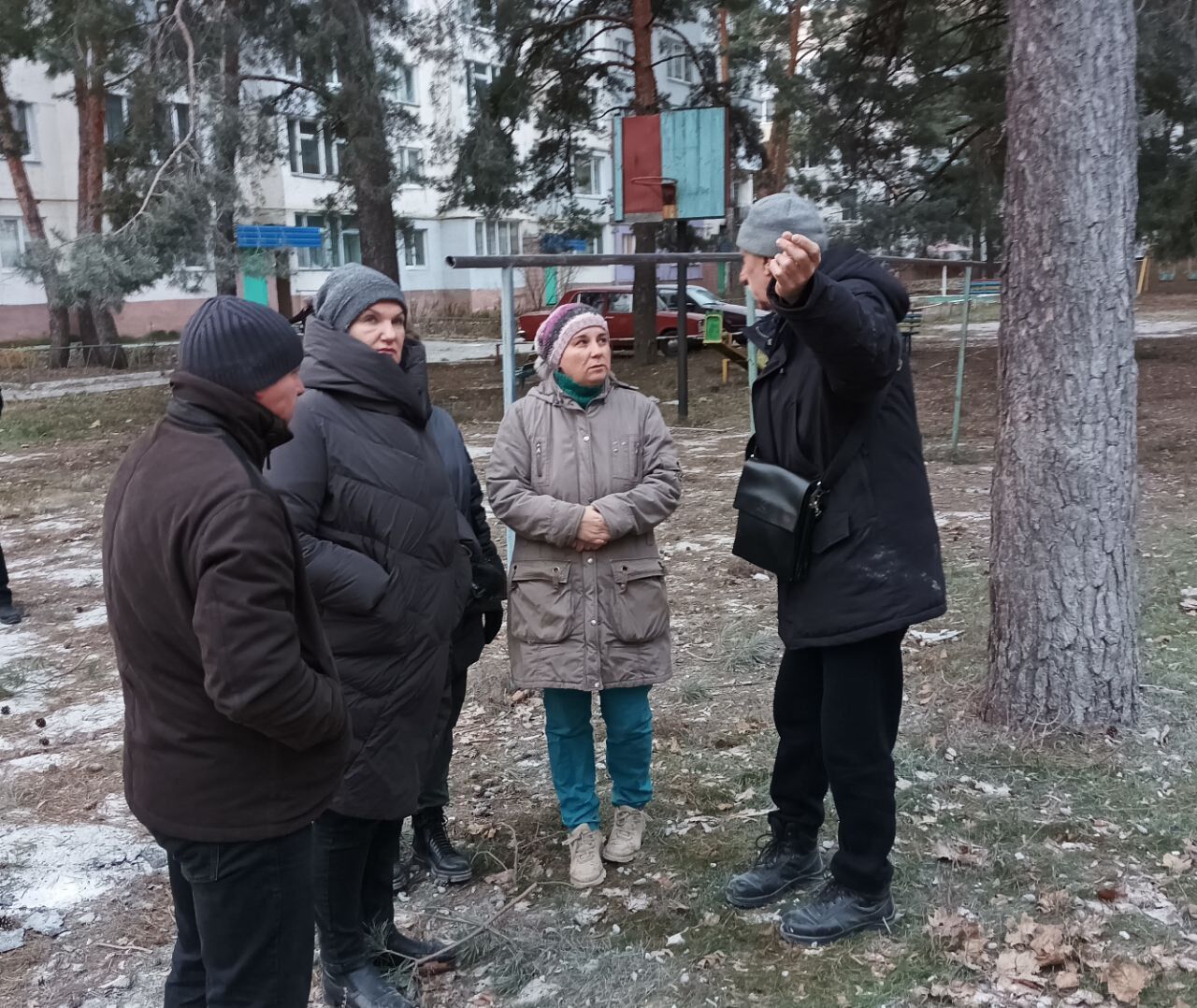 Войска РФ обстреляли Чугуевский район на Харьковщине: разрушена жилая многоэтажка, есть раненые. Фото и видео