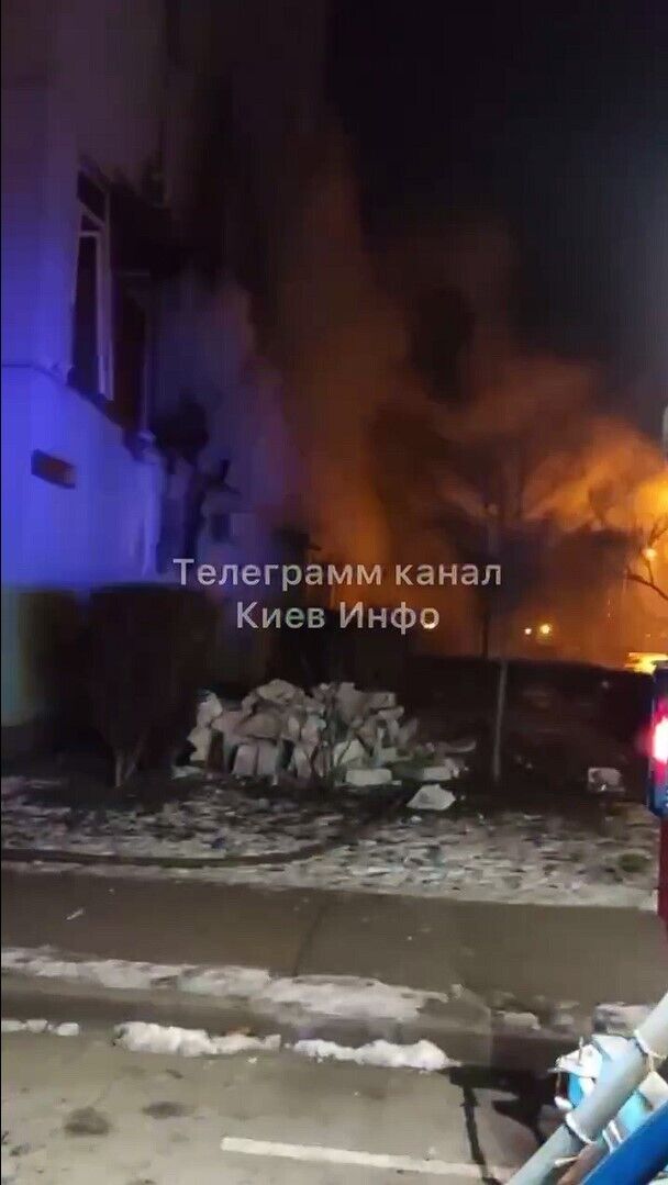 У Києві стався вибух газового балона в багатоповерхівці. Фото та відео