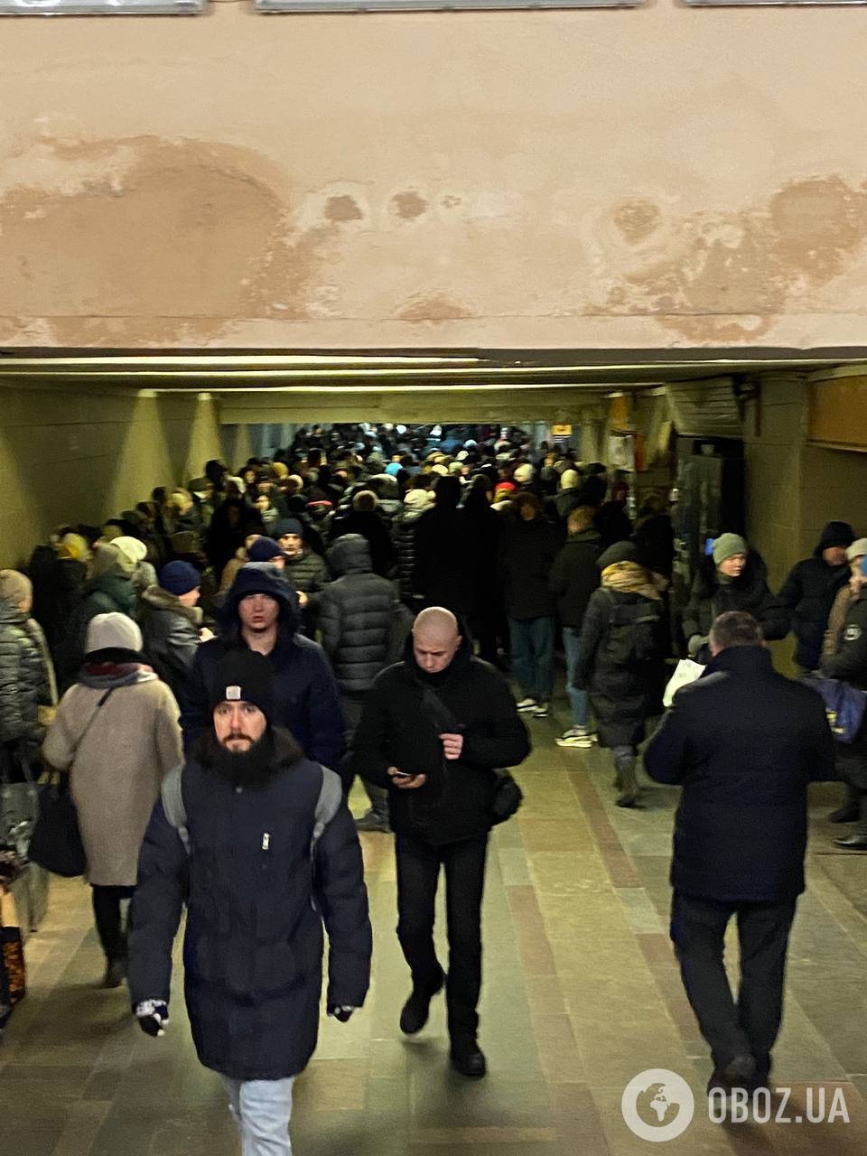 В Киеве из-за перепадов напряжения останавливали метро: движение по всем линиям восстановлено