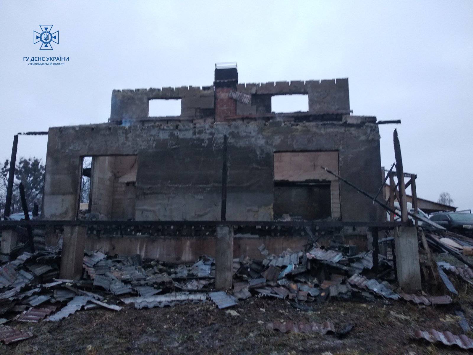 ''Будинок спалахнув через злощасну буржуйку'': командир підрозділу медбату загинув, рятуючи доньку з пожежі у власному домі. Фото