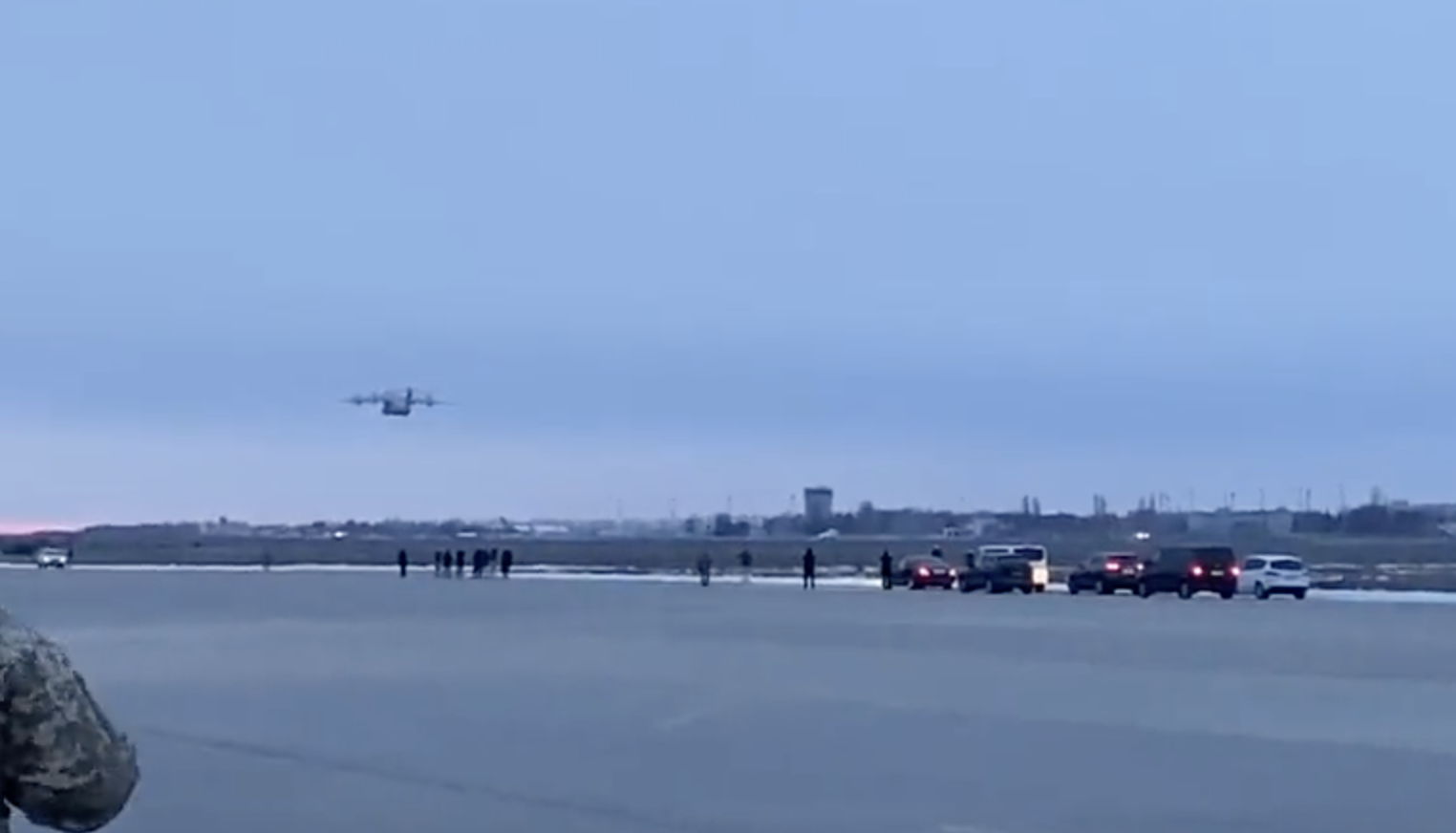 Два турецких военно-транспортных самолета вылетели из "Борисполя", где находились с 24 февраля. Видео