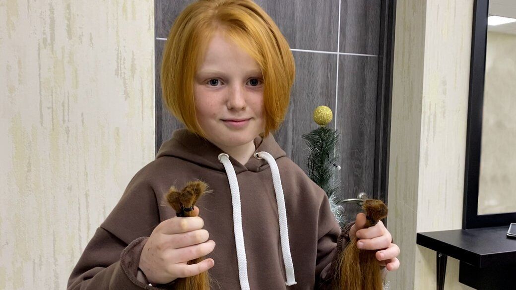 9-річна дівчинка відрізала та продала пів метра волосся, щоб допомогти військовим під Бахмутом