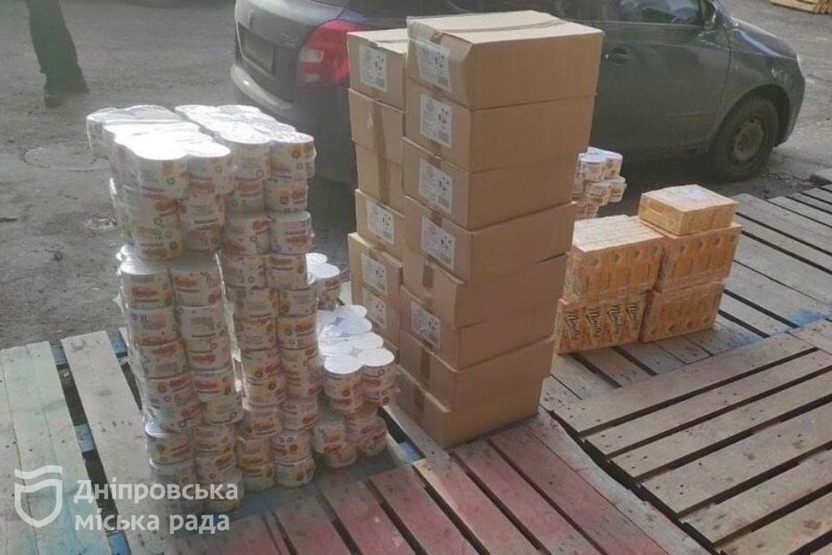 Волонтеры вместе с мэрией Днепра передали помощь больнице и украинским защитникам