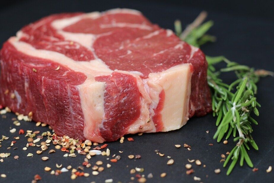 Як правильно зберігати куповане м`ясо