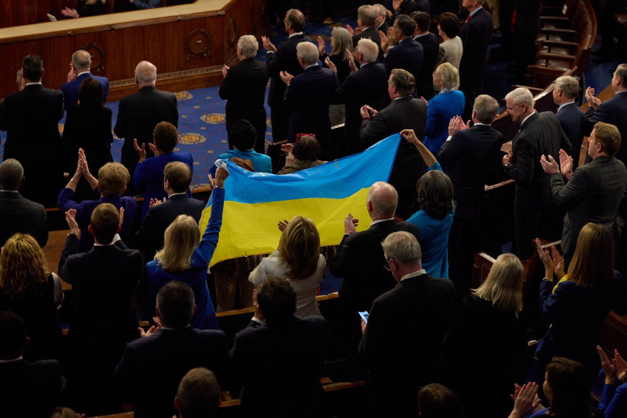 Зал 21 раз аплодував стоячи: Зеленський виступив у Конгресі США і закликав союзників посилити підтримку України. Відео 