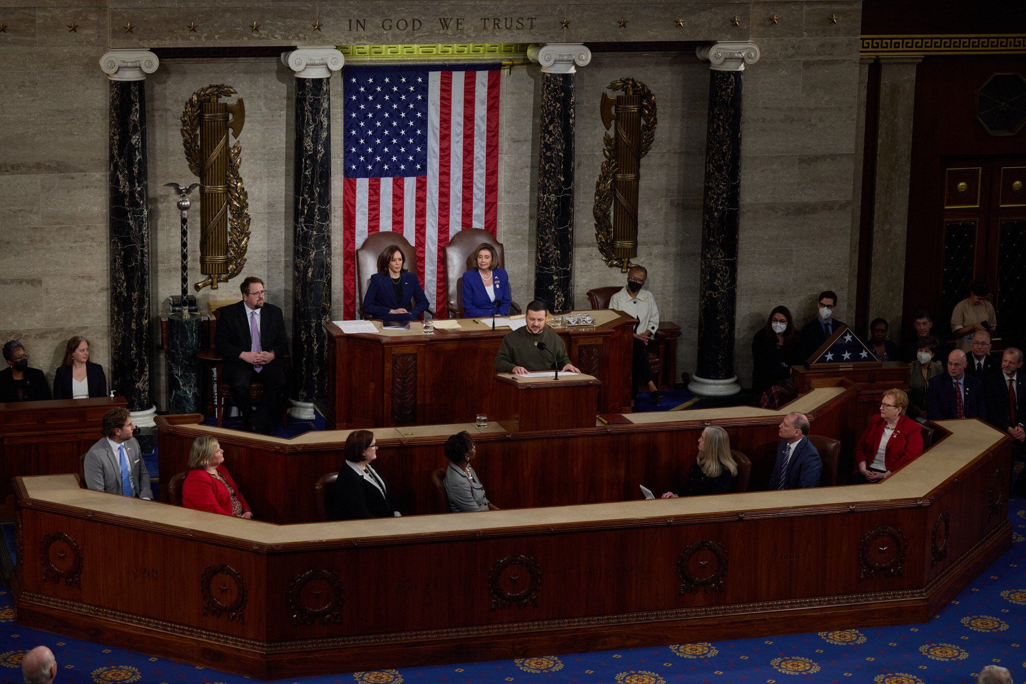 Зал 21 раз аплодував стоячи: Зеленський виступив у Конгресі США і закликав союзників посилити підтримку України. Відео 