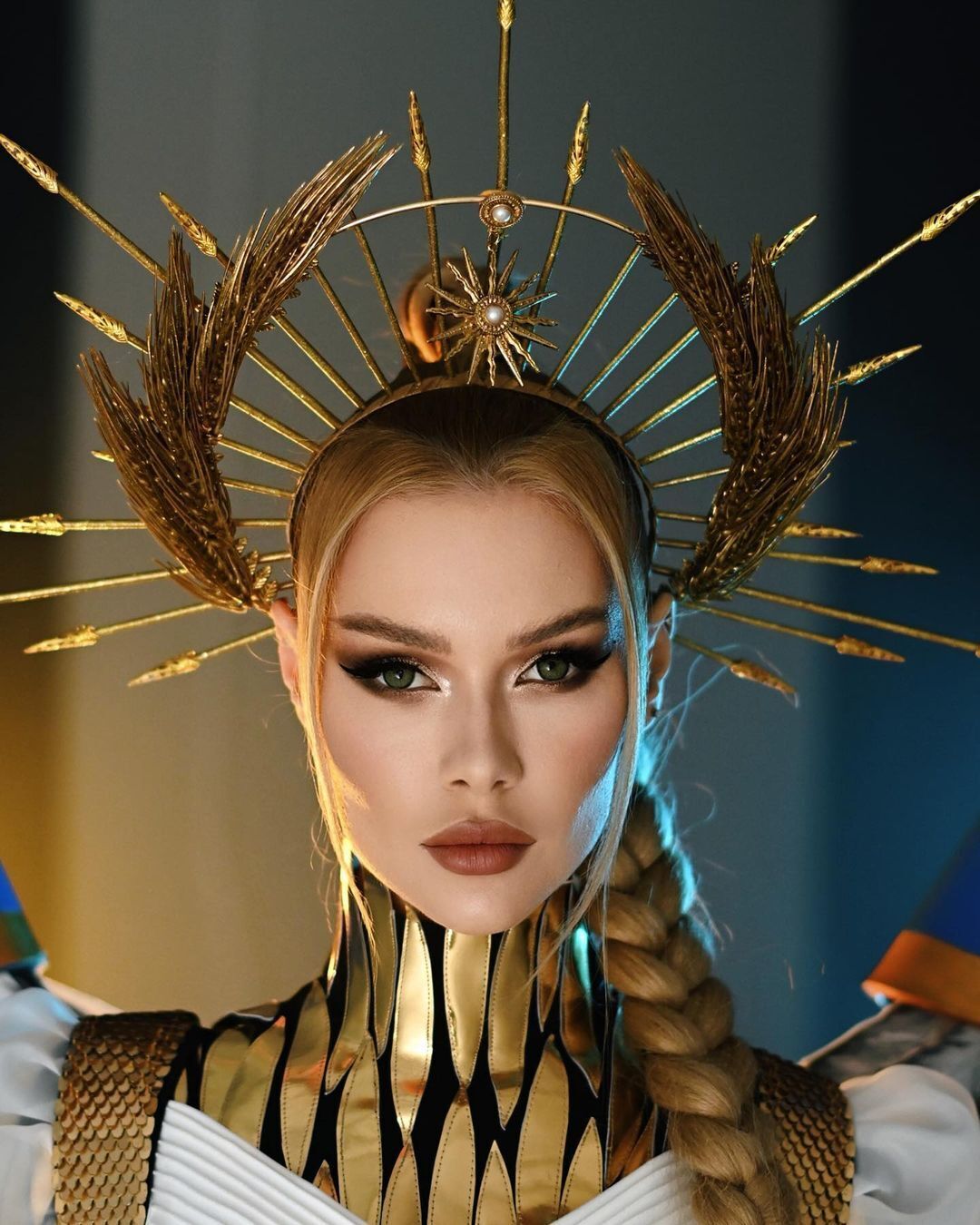 ''Воин света'': сеть восхитил национальный костюм украинки для конкурса ''Мисс Вселенная-2022''. Фото