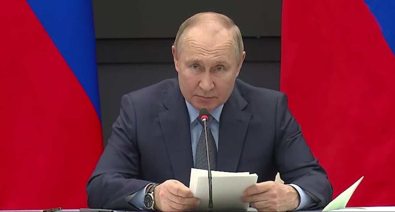 Путин потребовал срочно улучшить российское оружие: нет никаких ограничений по финансированию. Видео