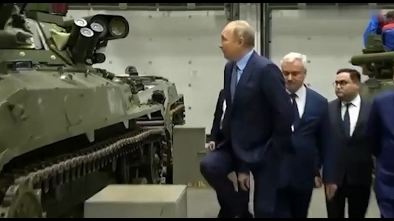 Путін зажадав терміново покращити російську зброю: немає жодних обмежень із фінансуванням. Відео