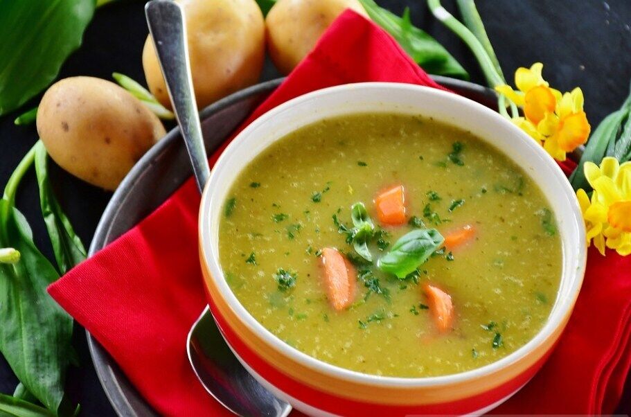 Как правильно добавлять чеснок в суп и борщ