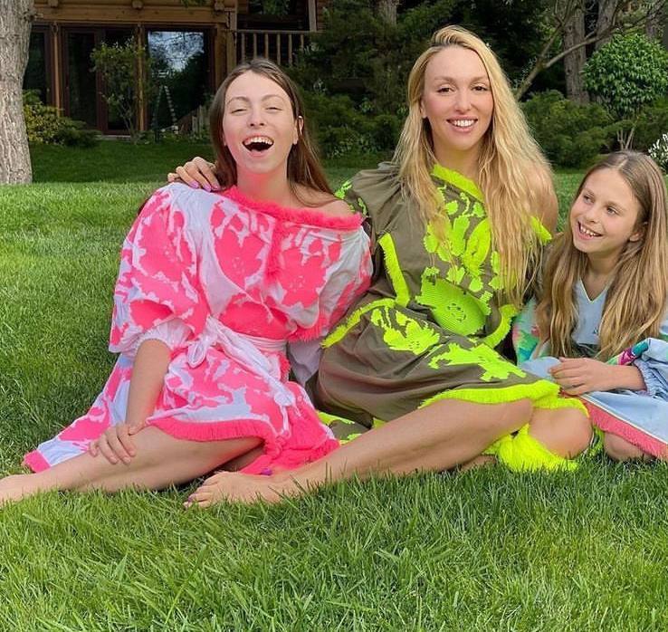 Полякова розповіла, що її молодша дочка відмовилася від російської мови: виправляє кожну фразу