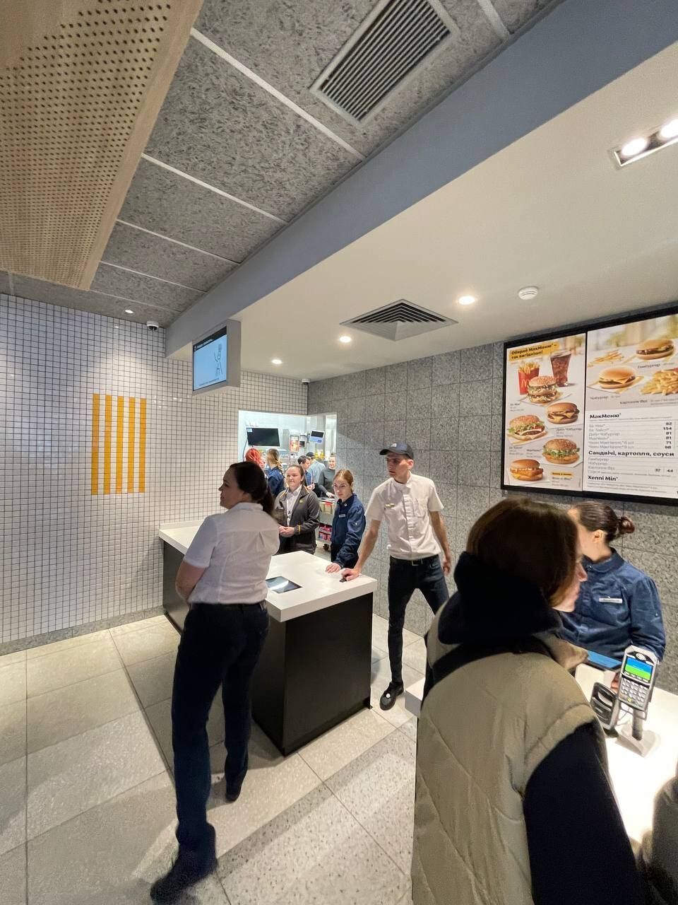 В Буче возобновил работу McDonald's: где находится и как работает. Фото и видео
