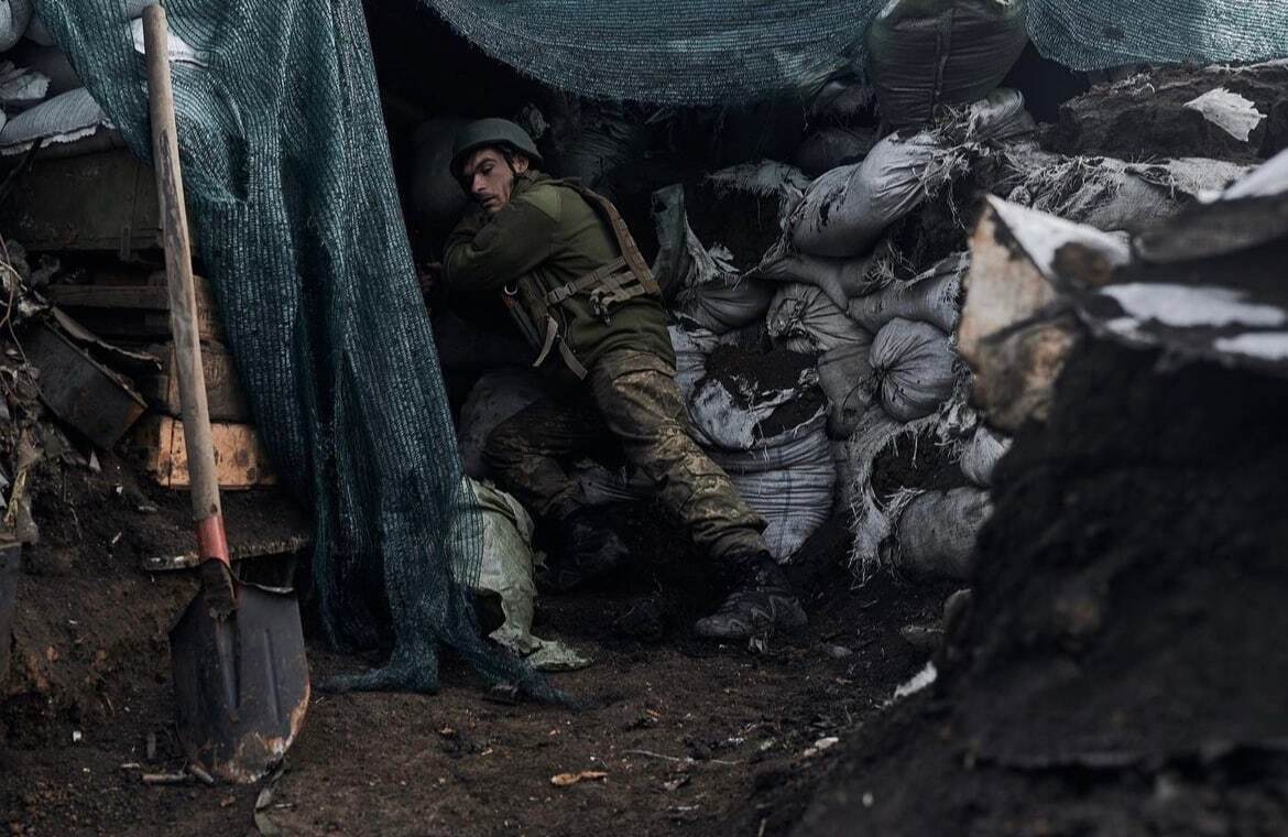 Рождество на передовой: украинские воины показали, как готовятся к празднику под обстрелами. Фото