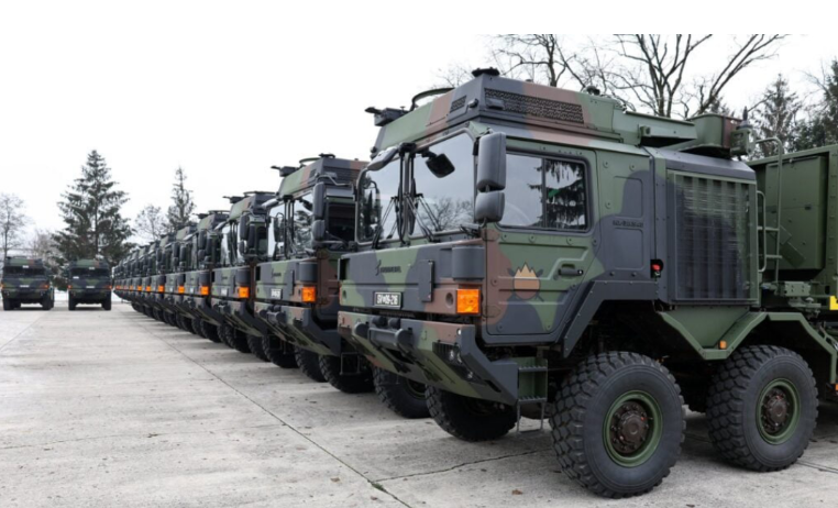 Україна отримає 26 військових вантажівок Rheinmetall HX 8x8 від Німеччини: що відомо про техніку
