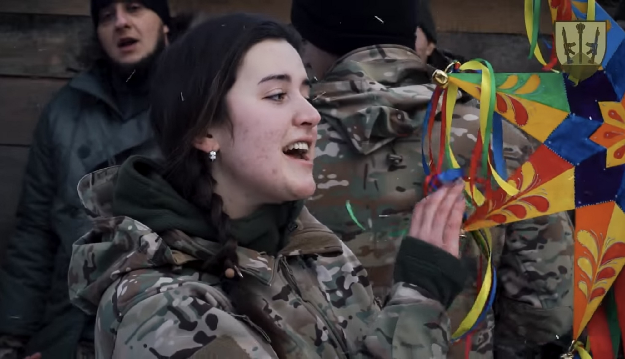 В окопах і на танках: воїни ЗСУ зворушливо заспівали "Щедрик". Відео