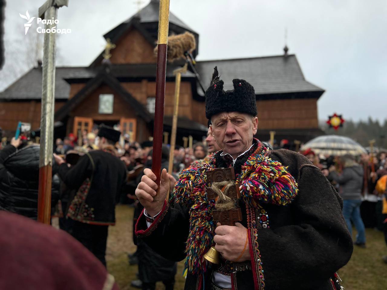 Як у Карпатах вперше за  багато років святкують Різдво 25 грудня: з гімном і колядками. Фото